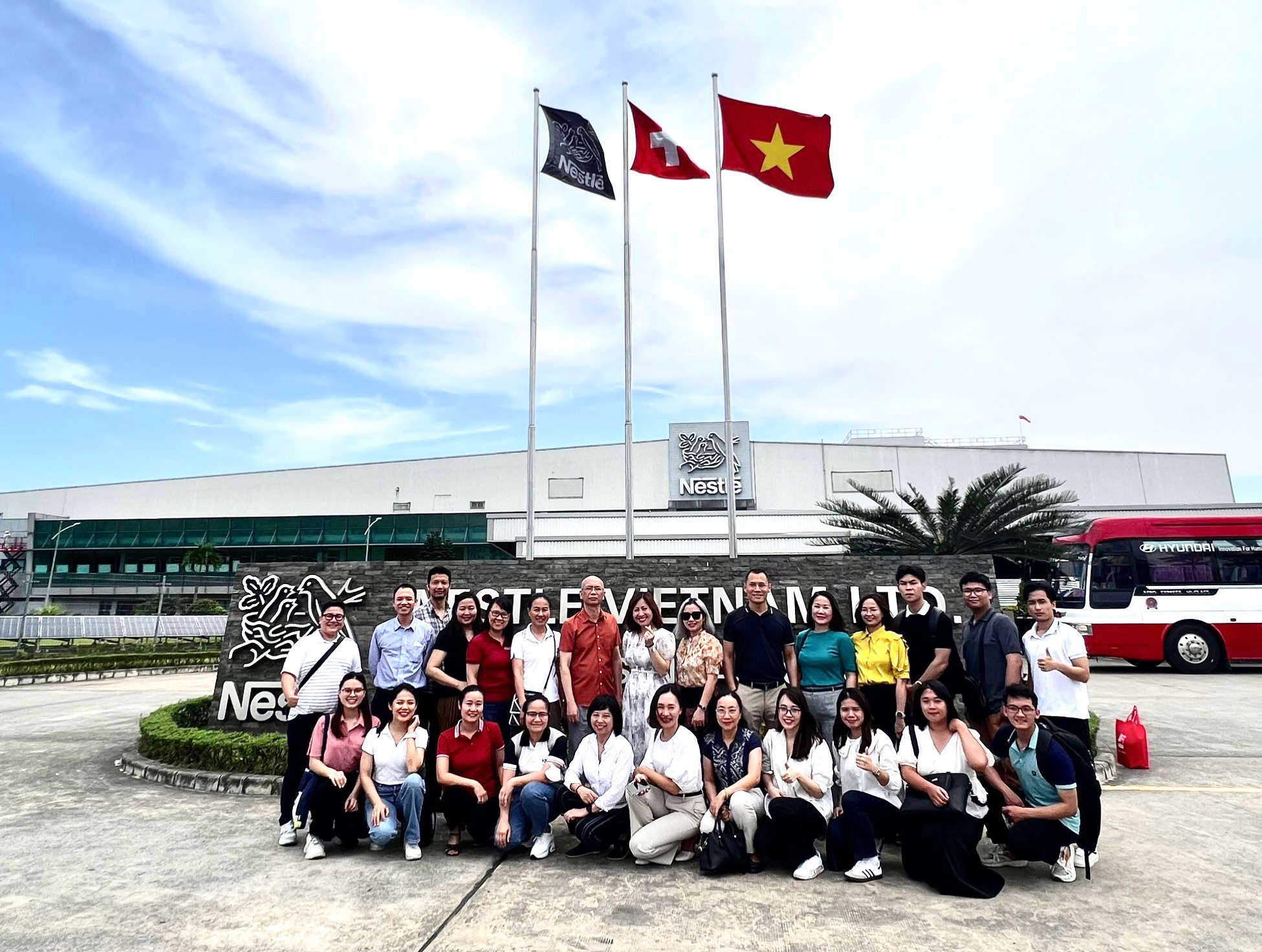 VALOMA tham quan Nhà máy và Trung tâm phân phối Nestlé  Bông Sen (Hưng Yên)